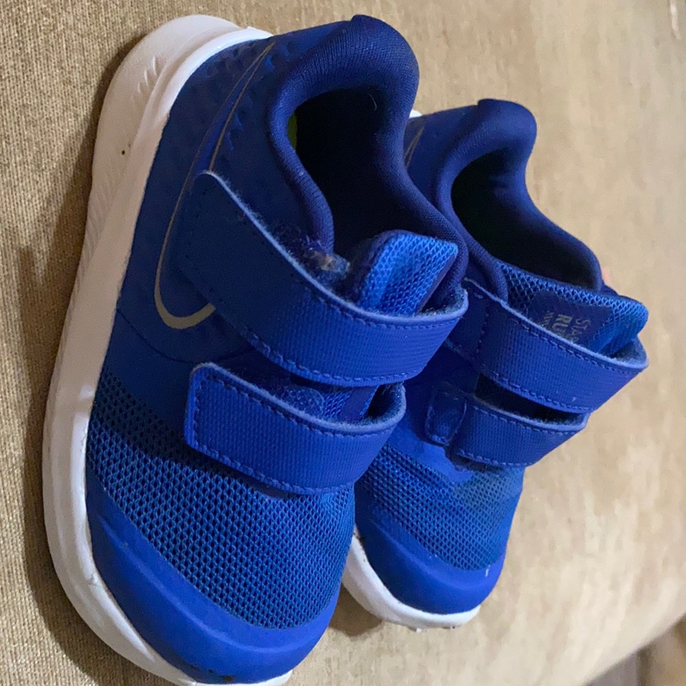 Nike go fast toddler boys shoes size 5